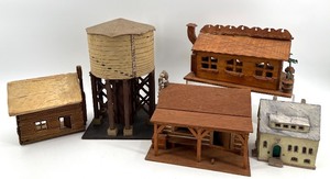 lot 252 image: Set of 5 Handcrafted Vintage Wooden Miniature Houses
