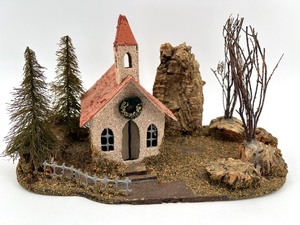 lot 259 image: Vintage Holiday Church Music Box - Plays O Come All Ye Faithful