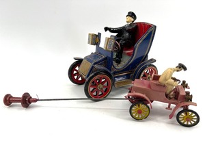 lot 260 image: Set of 2 Vintage Tin Toy Cars from Japan - Lever Action Design