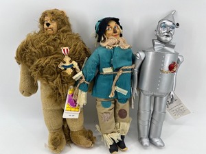 lot 283 image: Set of Wizard of Oz Collectible Dolls Cowardly Lion, Scarecrow, and Tin Man