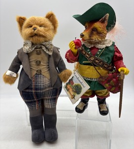 lot 311 image: Set of 2 Collectible Little Folksy Dolls