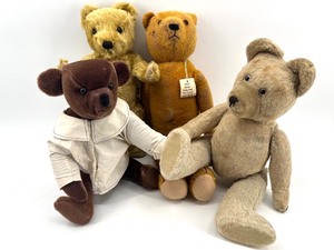lot 334 image: Vintage Collection of 4 Jointed Teddy Bears