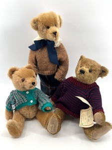 lot 335 image: Collection of 3 McConnell & Deans Bears in Winter Apparel