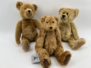 lot 350 image: Set of 3 Handcrafted Mohair Teddy Bears including Deb Bistodeau