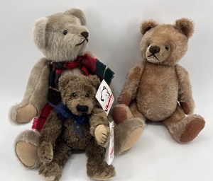 lot 352 image: Set of 3 Vintage Mohair Jointed Teddy Bears Including Libearty with Scarves