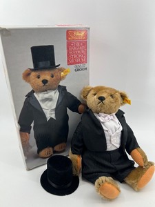 lot 353 image: Steiff Limited Edition Teddy Bear from Margaret Woodbury Strong Museum #015537