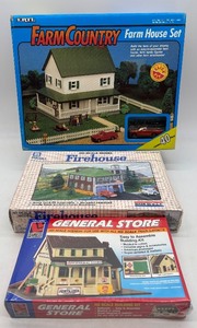 lot 360 image: Set of 3 HO Scale Model Kits Farm Country House, Firehouse, and General Store