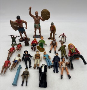 lot 374 image: Vintage Action Figure Collection with Various Characters