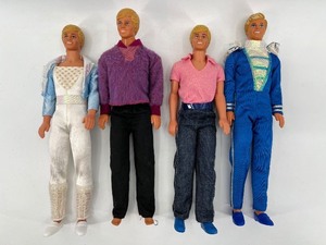 lot 400 image: Set of 4 Vintage Ken Dolls in Varied Outfits