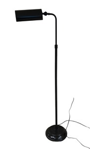 lot 29 image: Metal Floor Lamp