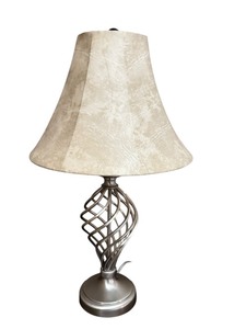 lot 25 image: Stylish Metal Table Lamp