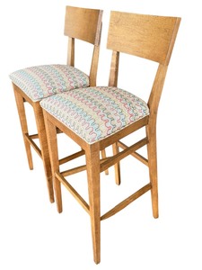 lot 8 image: Pair of Stylish Ethan Allen Barstools