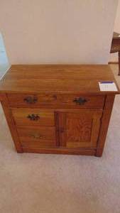 lot 11 image: Ash Washstand