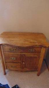 lot 14 image: Hardwood Washstand