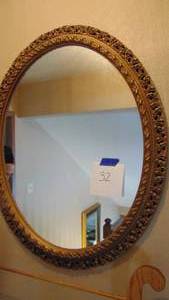 lot 32 image: Vintage Oval Mirror
