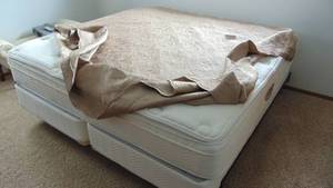 lot 34 image: King Size Beauty Rest World Class Mattress Set and Frame