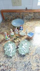 lot 59 image: Misc Vintage Knickknacks with UND Pottery Chipped Bowl and Rosemade