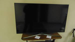 lot 66 image: Samsung 50 TV with Remote