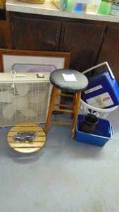 lot 71 image: Misc Lot of Stuff