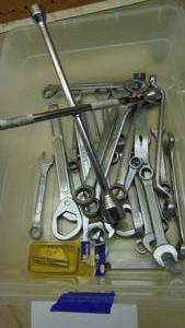 lot 78 image: Lot of Misc Wrenches