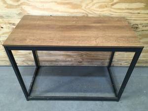 lot 60 image: Brown End Table