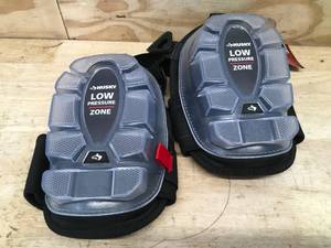 lot 69 image: Husky Soft Cap GelFoam Stabilizer Knee Pads