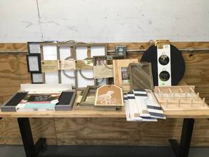lot 78 image: Lot of Various Picture Frames and Wall Decorations