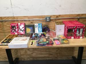 lot 126 image: Lot of Makeup, Massagers and Other Accessories