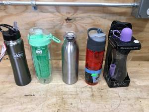 lot 130 image: Lot of 5 - Water Bottles