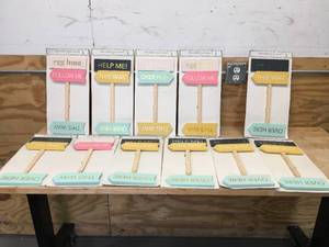 lot 136 image: Lot of 11 Packs of - Easter Signs
