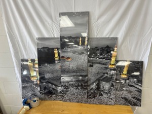 lot 69 image: Tumovo Large Wall Decor - Mecca