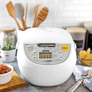 lot 2 image: Tiger Rice Cooker