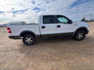 lot 6 image: 2007 Ford F150 SuperCrew Cab FX4 Pickup 4D 5 12 ft