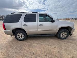 lot 7 image: 2008 GMC Yukon SLT