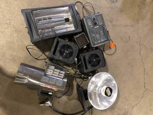 lot 32 image: Lot of Assorted Heaters Various Models and Conditions    Customer Returns See Pictures