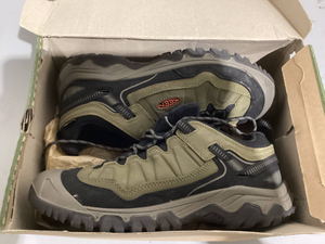 lot 508 image: Mens KEEN Targhee IV Waterproof Hiking Shoes Size 11