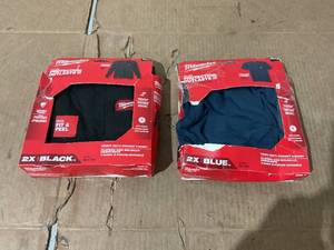 lot 289 image: LOT OF 2 2XL Milwaukee Heavy Duty Pocket T-Shirt