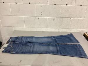 lot 573 image: Wrangler Womens Retro High Rise Trouser Jean 25x32