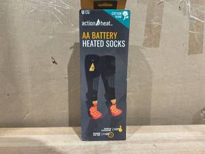 lot 420 image: ActionHeat AA Battery-Heated Cotton Socks Size SM