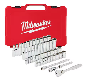 lot 179 image: 50PCS Milwaukee 14 Drive SAEMetric Ratchet and Socket Mechanics Tool Set