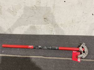 lot 721 image: Milwaukee 12 EMT Aluminum Conduit Bender