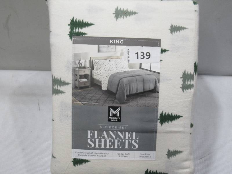 lot 139 image: NEW Members Mark 6 Piece Flannel Sheet Set - KING Size - Pine Forest