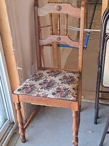 lot 336 image: Wood Side Chair