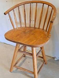lot 344 image: Wooden Swivel Side Chair