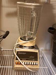 lot 356 image: Osterizer Galaxie Blender