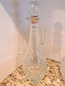 lot 370 image: 13 Glass Decanter with Topper (Clear)