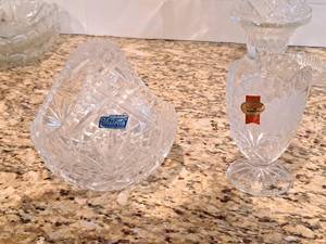 lot 376 image: Lot of (2) 24% Hand-Cut PbO Crystal Bowls (Clear)