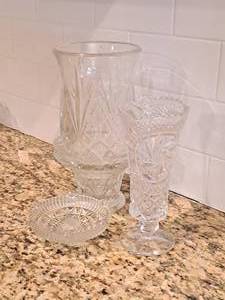 lot 377 image: Lot of (4) Assorted GlasswaresCandleholders