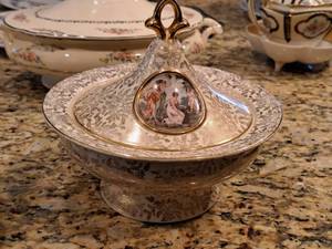 lot 383 image: Empire Decorative Bowl with Lid
