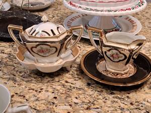 lot 386 image: Sugar Bowl with Saucer, Gravy Boat with Saucer